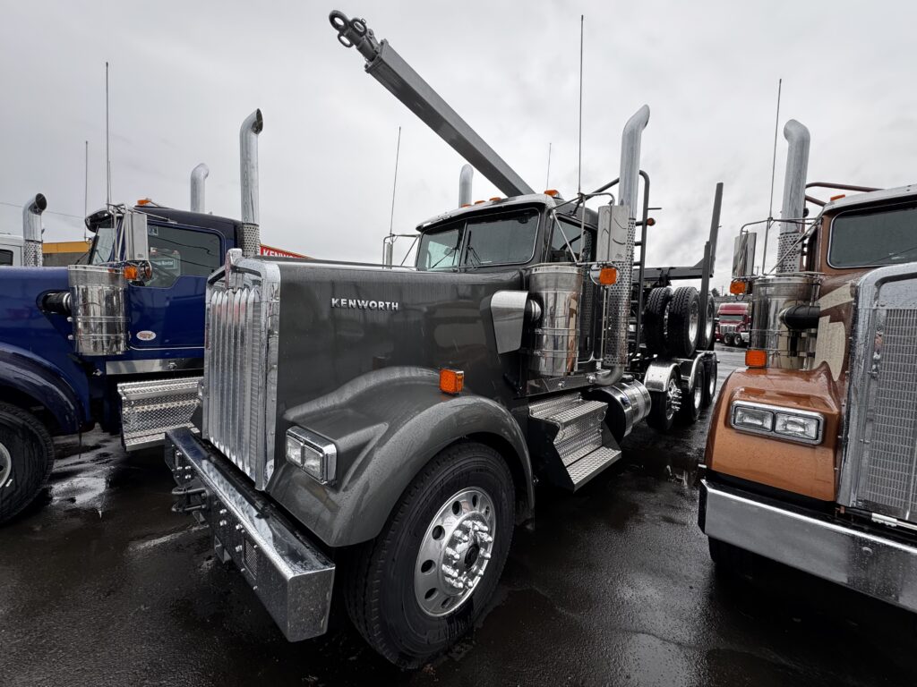 New 2025 KENWORTH W900 at Papé Kenworth in Portland, OR