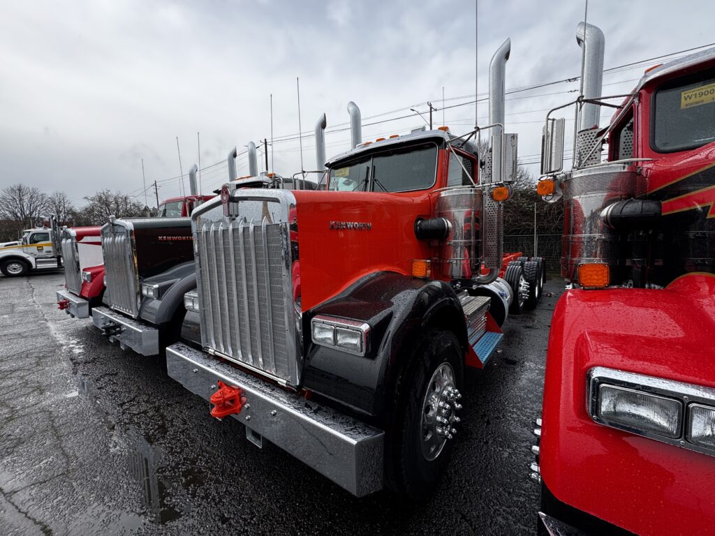 New 2025 KENWORTH W900 at Papé Kenworth in Portland, OR