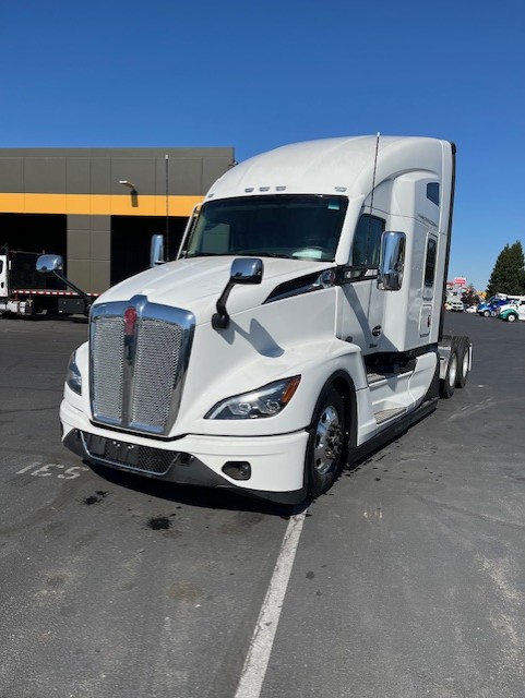 New 2025 KENWORTH T680 at Papé Kenworth in Sacramento, CA