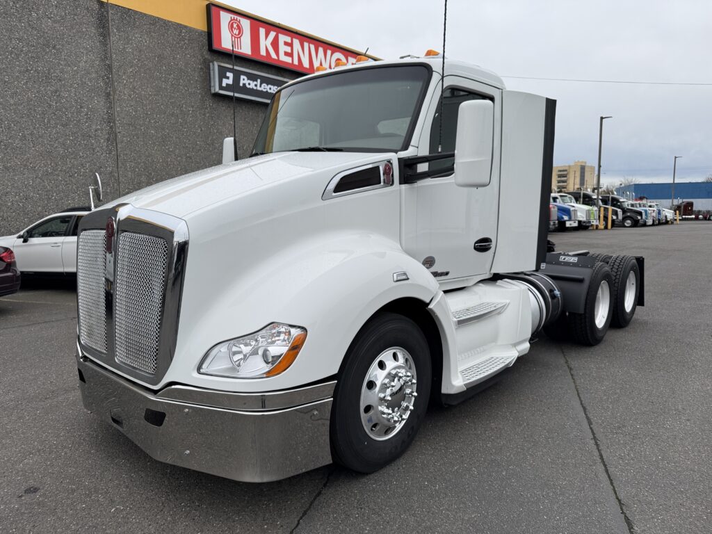 Used 2018 KENWORTH T680 at Papé Kenworth in Portland, OR
