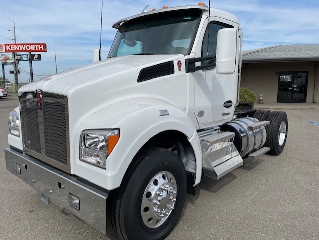 New 2024 KENWORTH T880 at Papé Kenworth in French Camp, CA
