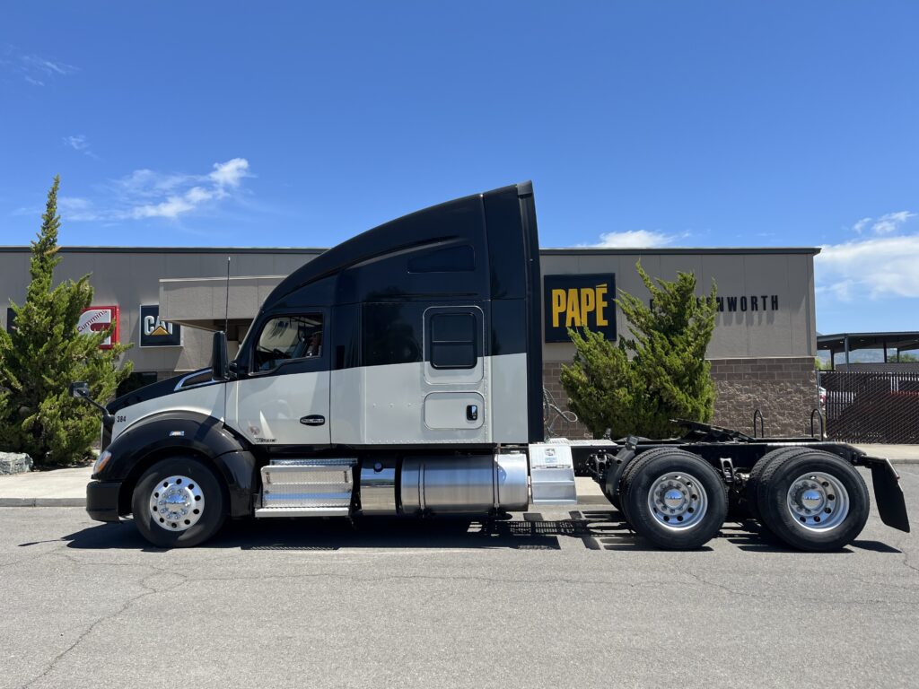 Used 2022 KENWORTH T680 at Papé Kenworth in Medford, OR