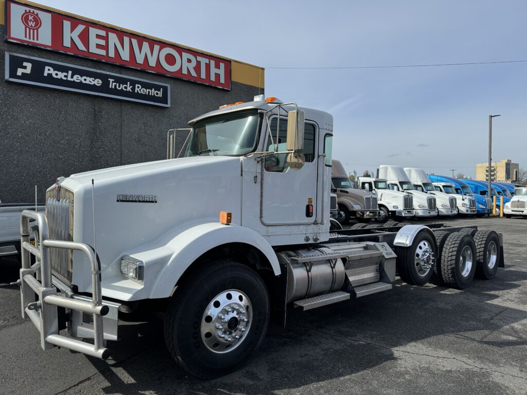 Used 2018 KENWORTH T800B at Papé Kenworth in Portland, OR